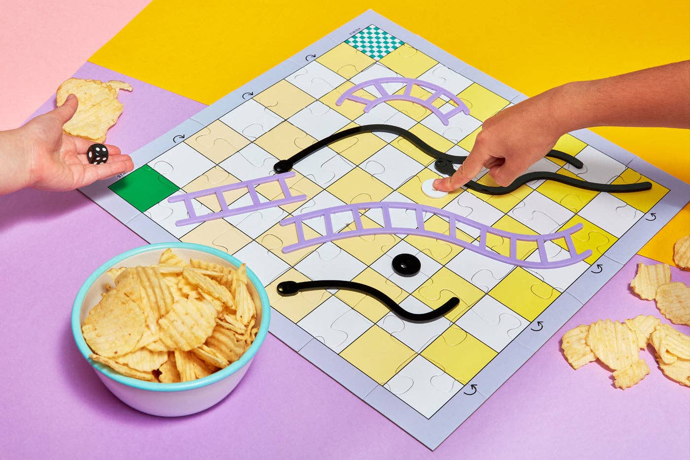 3 in 1 Game Set - Chess, Checkers & Snakes & Ladders