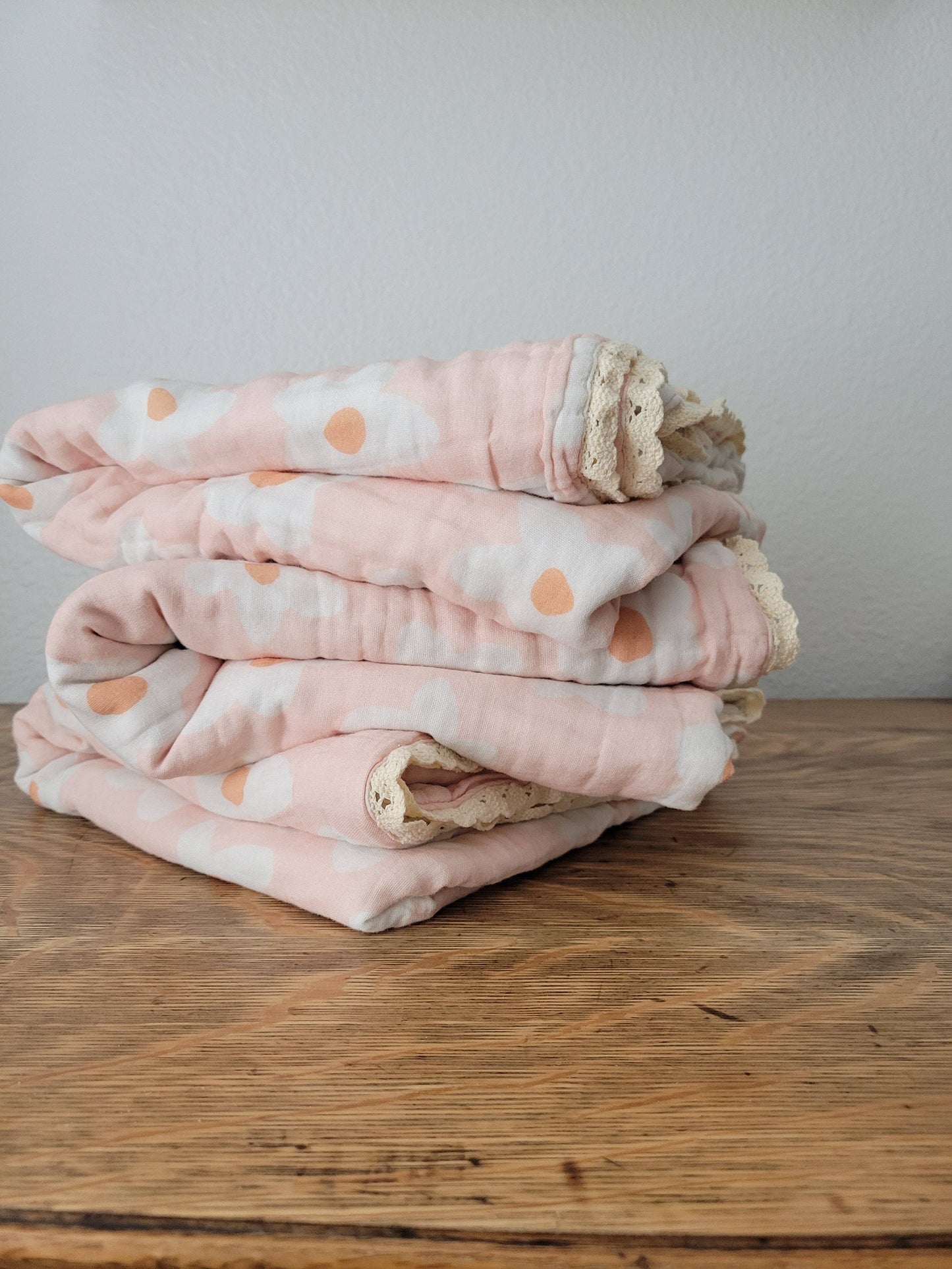 Retro Pink Daisy Gauze Blanket