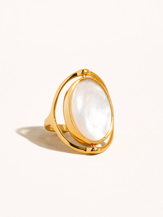 Violette Shell Ring