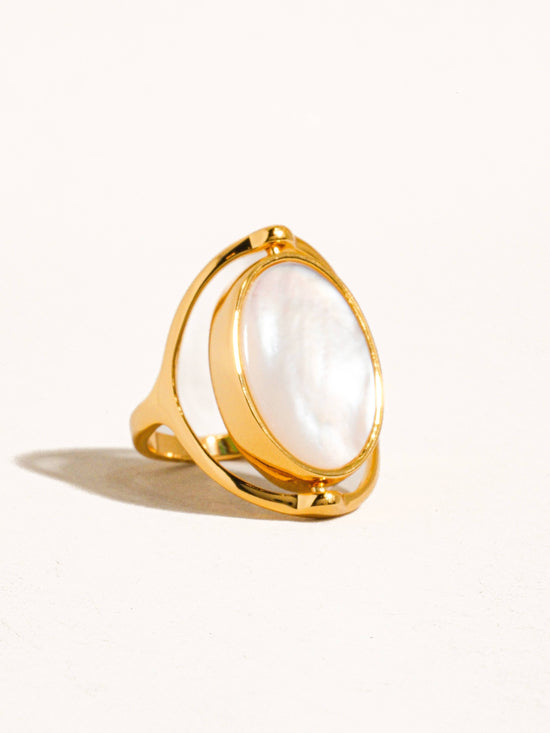 Violette Shell Ring