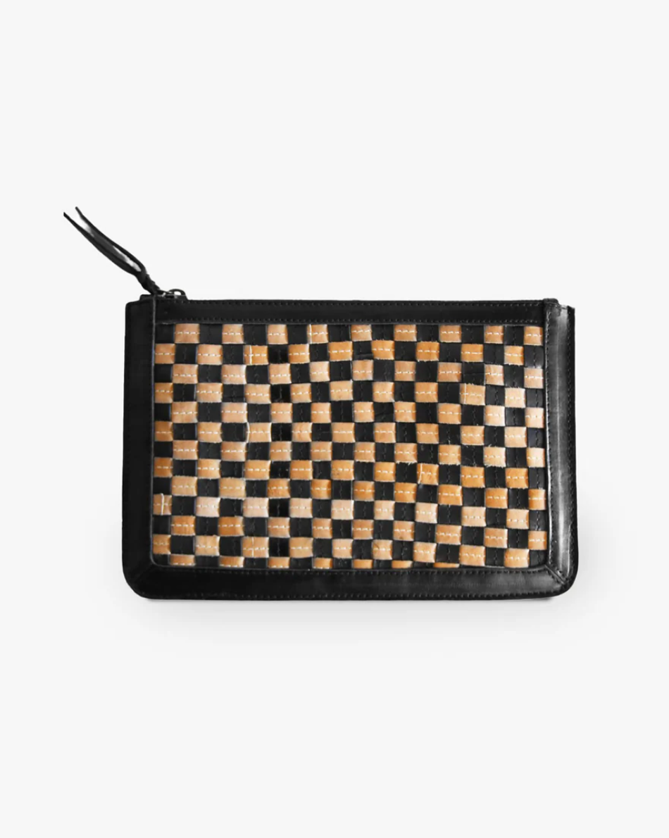 Nesemia Basketweave Clutch: Black / Tan