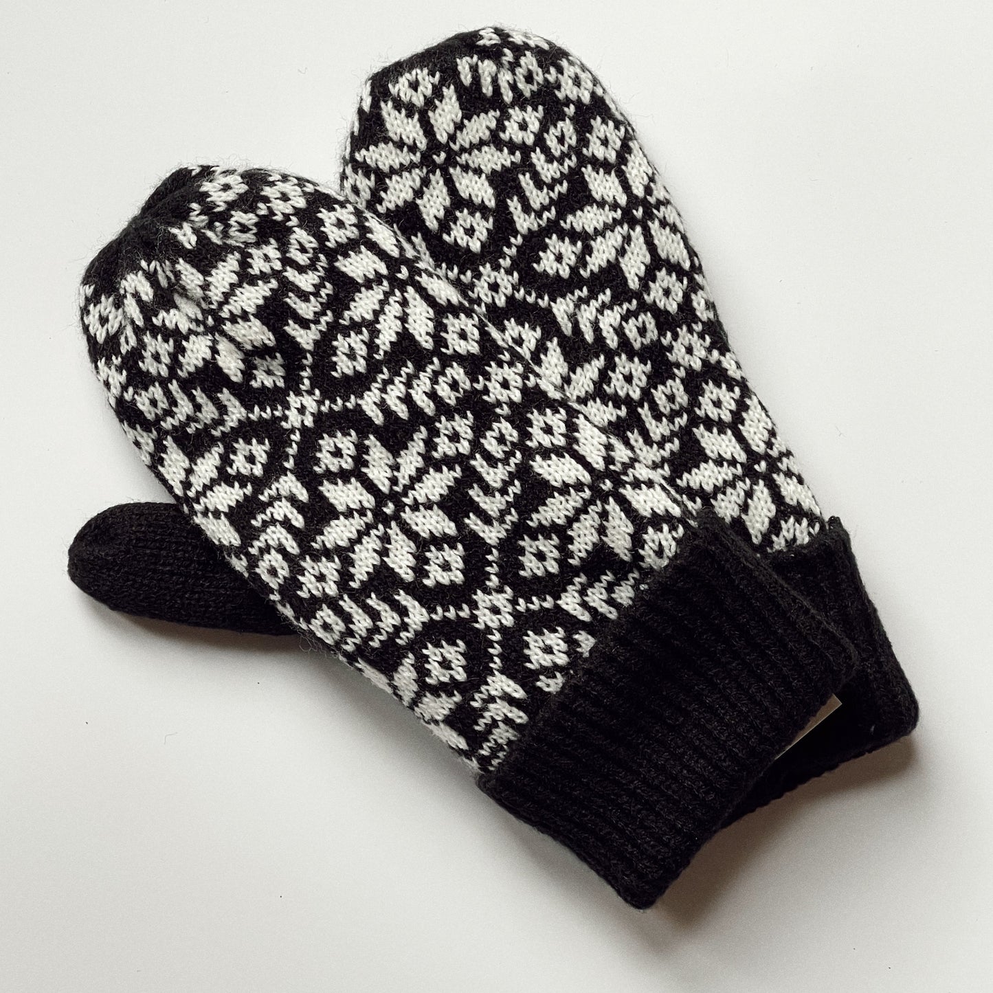 Black & White Snowflake Knit Mittens