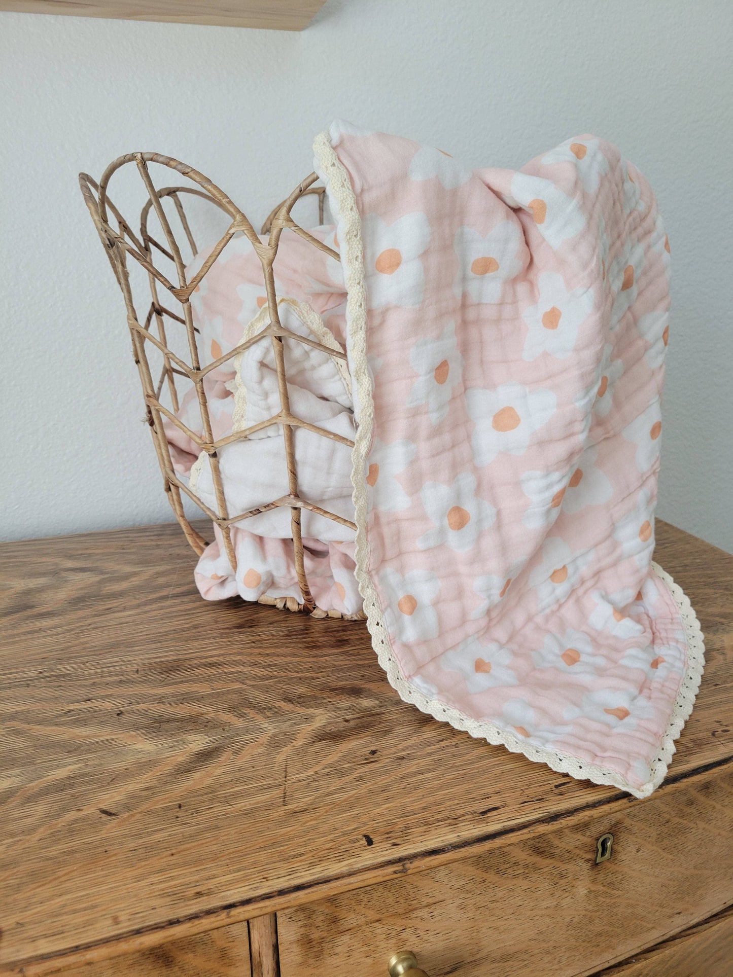 Retro Pink Daisy Gauze Blanket