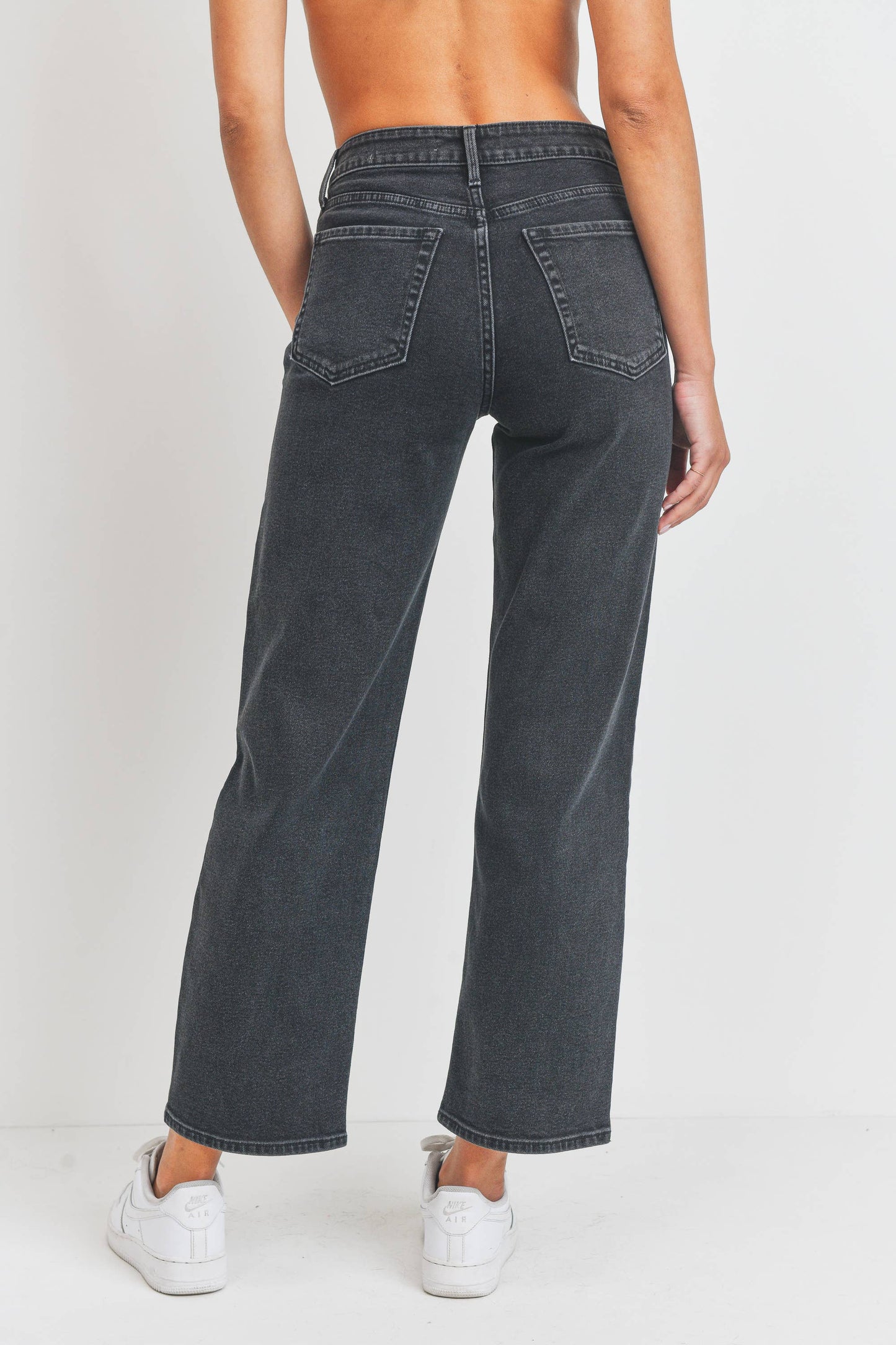 Relaxed Straight Jean (Black)