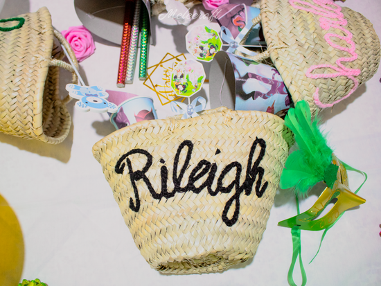 Personalized straw bag, bridesmaid gift bags, gift basket: Text with pom poms