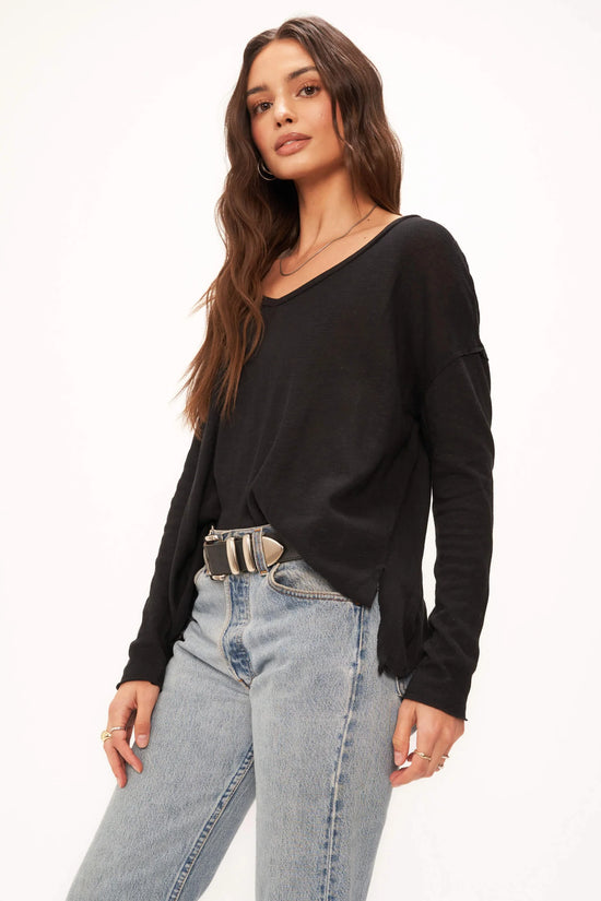 Mae Textured V-Neck Longsleeve (Black)