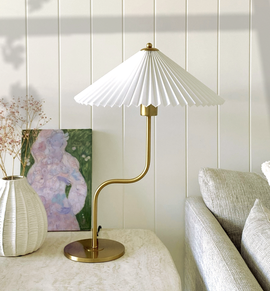 Pia Curved Lamp