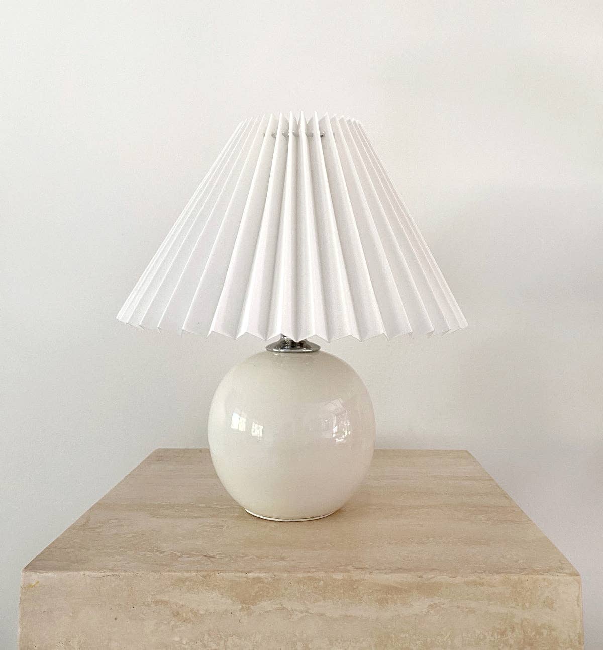 Ola Pleated Lamp | Cream